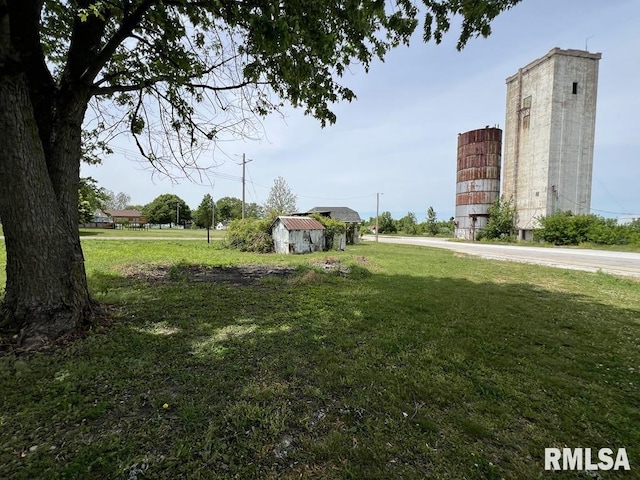 102 W 1st St, Table Grove, IL 61482 - view of grassy yard