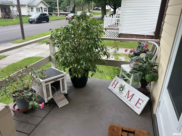 313 N Edwards St, Macomb, IL 61455 - view of covered porch