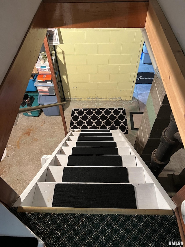 313 N Edwards St, Macomb, IL 61455 - view of staircase