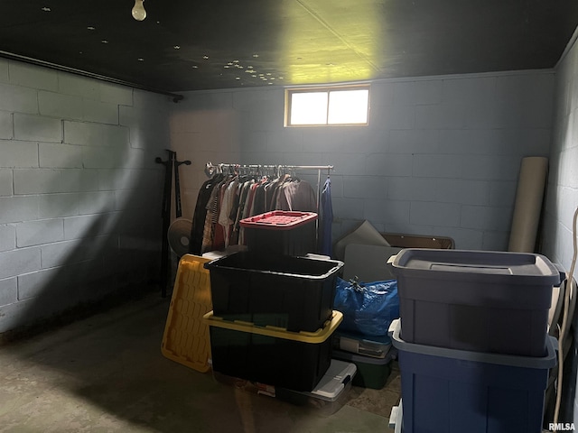 313 N Edwards St, Macomb, IL 61455 - view of below grade area