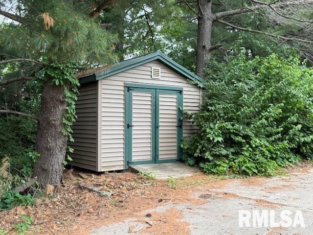 1 Marty Ln, Macomb, IL 61455 - view of shed
