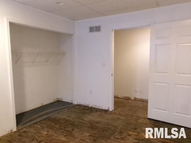 837 E Chestnut St, Canton, IL 61520 - unfurnished bedroom featuring a closet