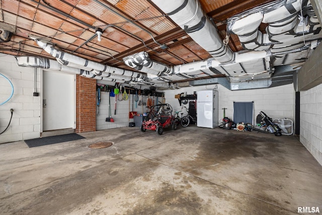 4407 N Grandview Dr, Peoria Heights, IL 61483 - garage featuring concrete block wall
