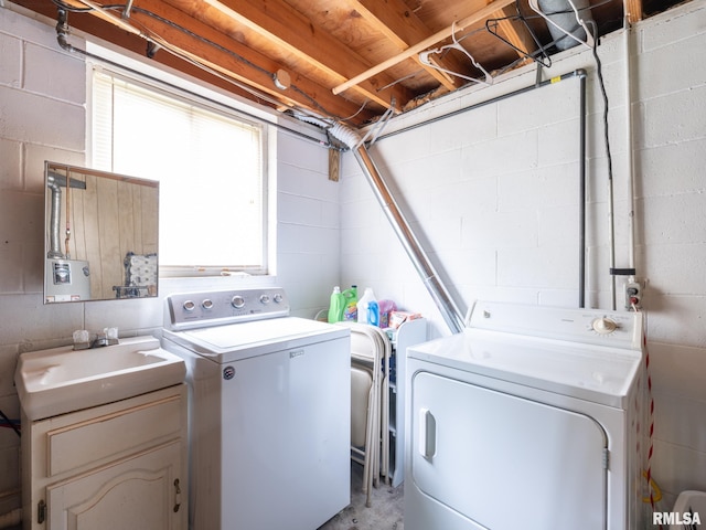 1402 Lincoln Rd, Marquette Heights, IL 61554 - laundry area featuring independent washer and dryer
