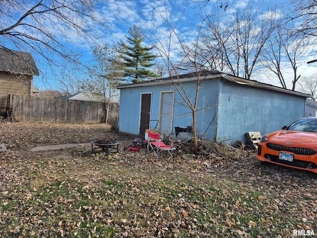 1424-26 E War Memorial Dr, Peoria, IL 61614 - view of outbuilding with an outdoor fire pit