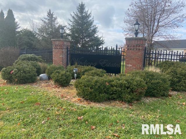 101 Sable Ln, Washington, IL 61571
