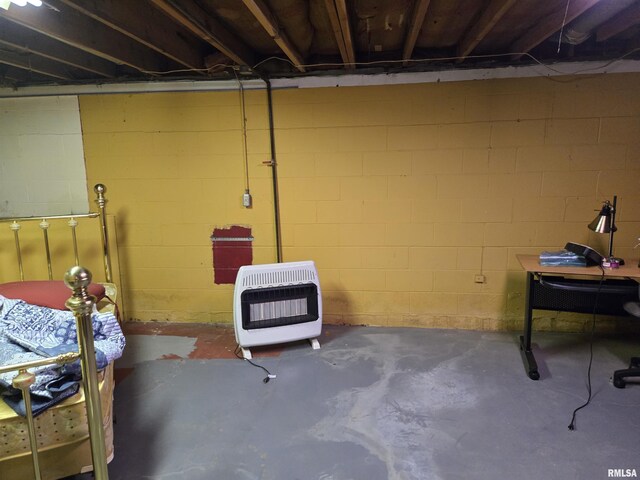 16324 E Cherokee Rd, Cuba, IL 61427 - unfinished basement featuring heating unit
