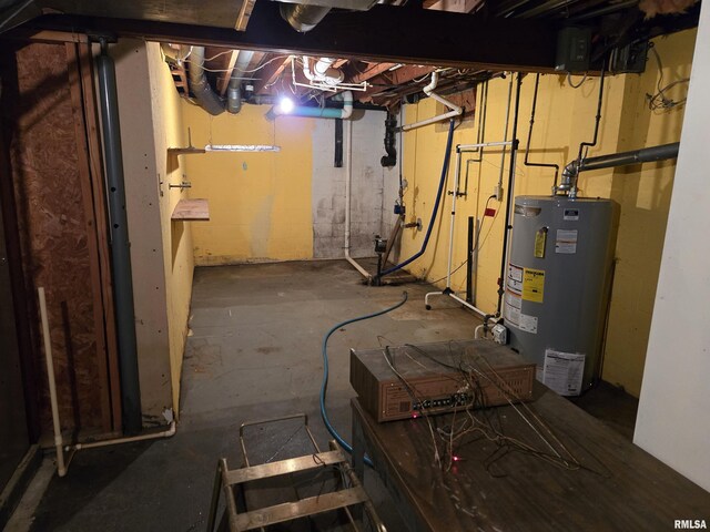 16324 E Cherokee Rd, Cuba, IL 61427 - unfinished below grade area with water heater