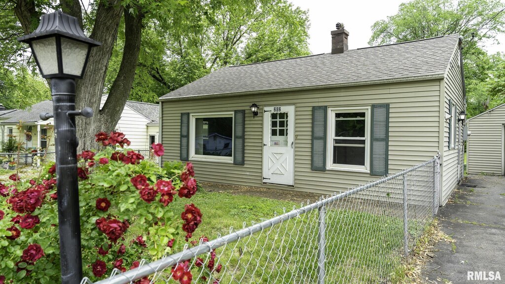 202 Stahl Ave, Washington, IL 61571 - photo 1