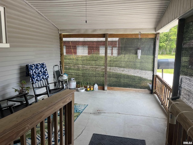9955 E 750th St, Colchester, IL 62326 - sunroom / solarium with plenty of natural light and lofted ceiling