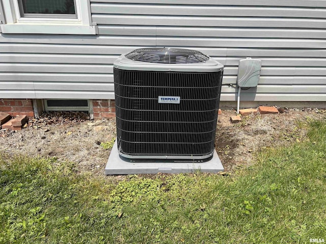 9955 E 750th St, Colchester, IL 62326 - exterior view of a cooling unit