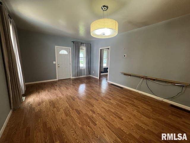 836 S Johnson St, Macomb, IL 61455 - entryway with wood finished floors and baseboards