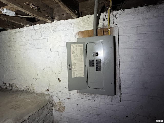 305 E Republic St, Peoria, IL 61603 - utilities featuring electric panel