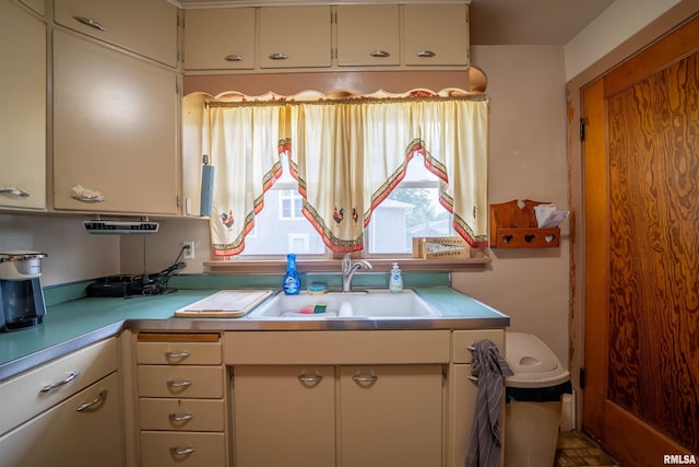 602 W Adams St, Abingdon, IL 61410 - kitchen featuring a sink and light countertops