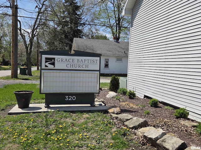 320 N Mechanic St, Macomb, IL 61455 - photo 5