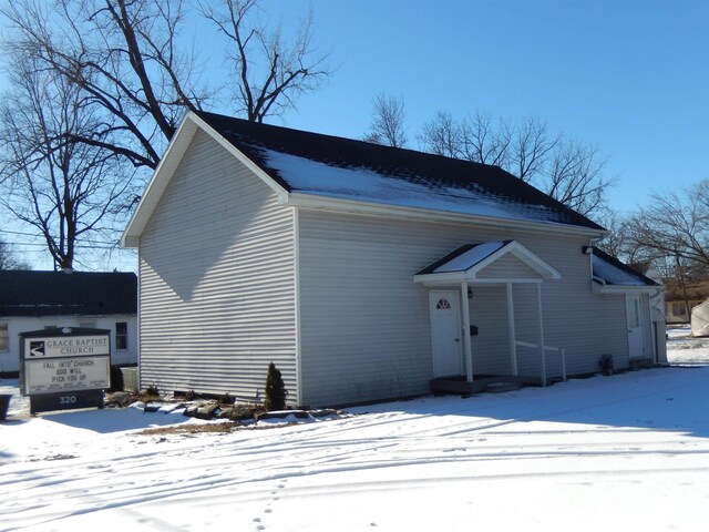 320 N Mechanic St, Macomb, IL 61455 - photo 10