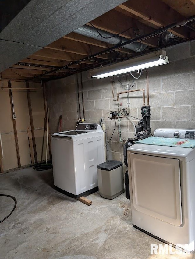 2123 Highwood Ave, Pekin, IL 61554 - unfinished basement with independent washer and dryer
