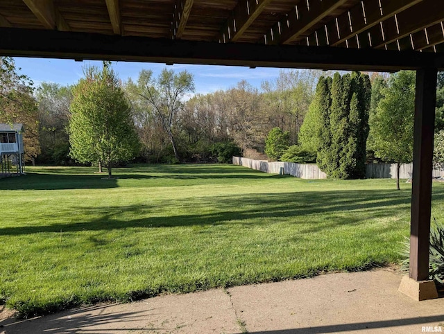 2123 Highwood Ave, Pekin, IL 61554 - view of yard featuring view of scattered trees
