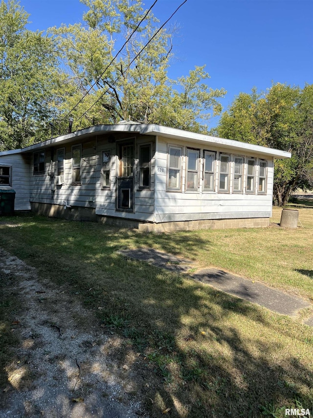 620 N Scotland St, Macomb, IL 61455 - photo 1