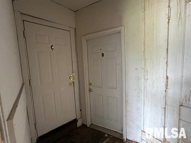 907 E Republic St, Peoria, IL 61603 - entrance to property