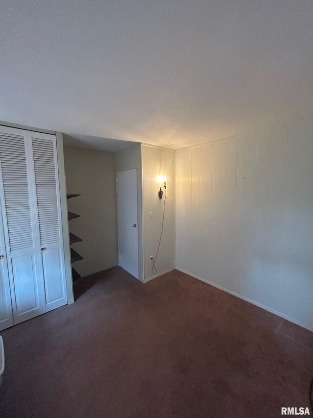 1407 Lincoln St, Pekin, IL 61554 - unfurnished bedroom featuring carpet flooring and a closet