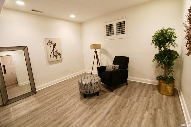 1964 Chestnut Ln, Washington, IL 61571 - living area with wood finished floors and recessed lighting