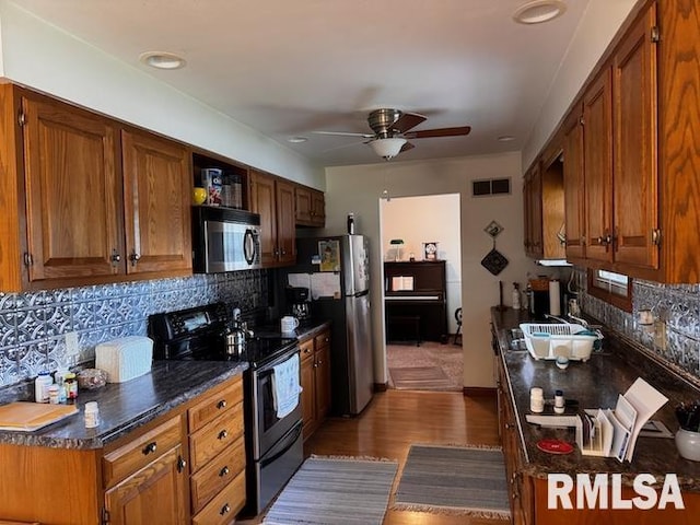 11 Lincoln Rd, Canton, IL 61520 - photo 6