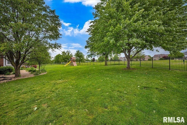 4904 N Deermeadow Dr, Peoria, IL 61615 - photo 3