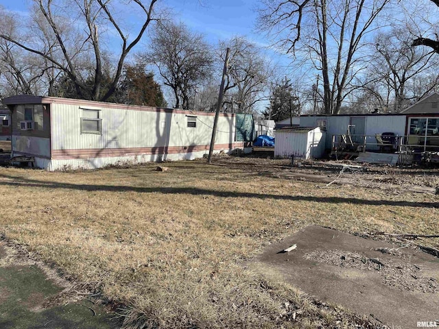 665 W Wilmot St, Chillicothe, IL 61523 - view of green lawn