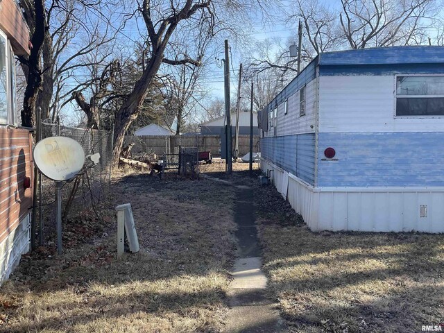 665 W Wilmot St, Chillicothe, IL 61523 - view of yard