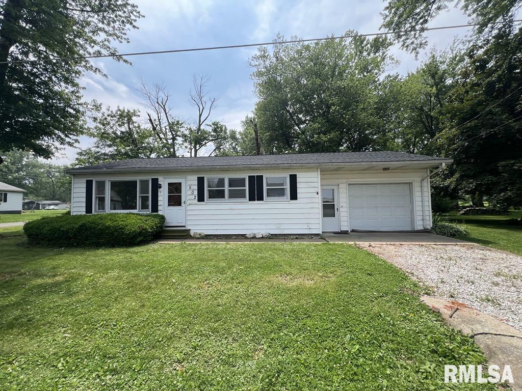 502 W Elm St, Astoria, IL 61501 - photo 1