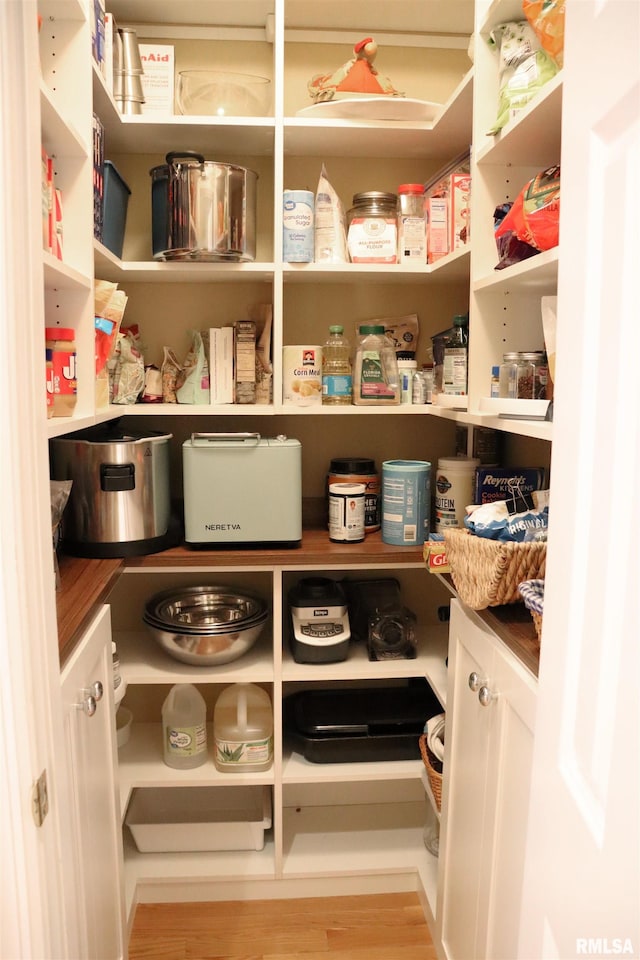 1112 W Cedar Hills Dr, Dunlap, IL 61525 - view of pantry