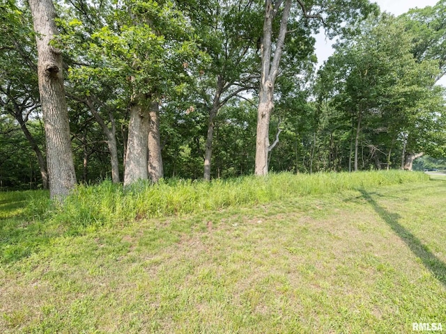 3041 Zion Oaks Rd, Pekin, IL 61554
