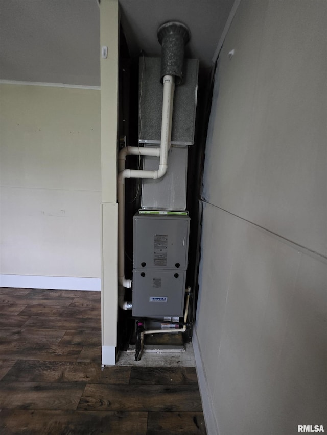 504 S Pennsylvania Ave, Abingdon, IL 61510 - utility room featuring heating unit