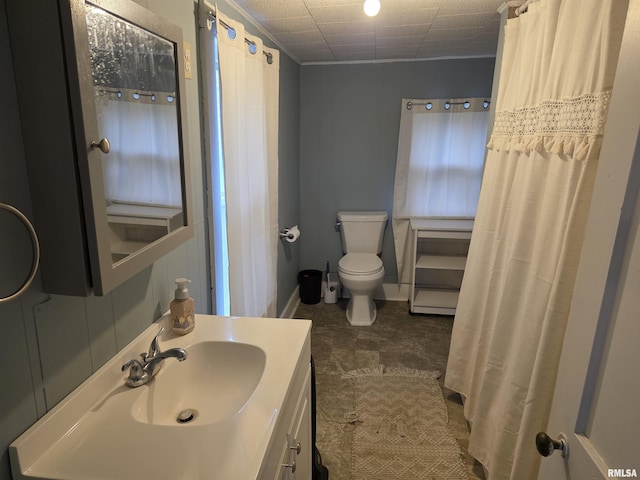 504 S Pennsylvania Ave, Abingdon, IL 61510 - full bathroom with toilet and vanity
