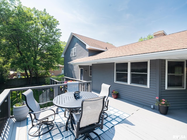 2010 E Paris Ave, Peoria, IL 61614 - deck with outdoor dining area
