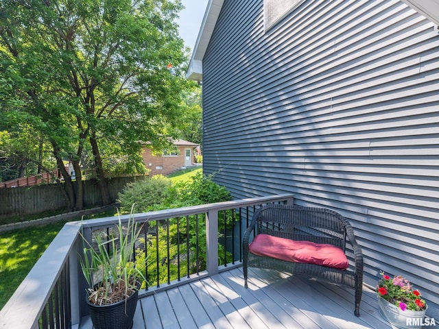 2010 E Paris Ave, Peoria, IL 61614 - view of wooden terrace