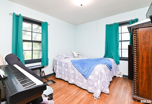 4126 N Chelsea Pl, Peoria, IL 61614 - bedroom featuring wood finished floors