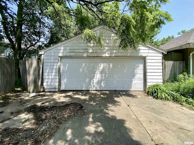 1502 W Columbia Ter, Peoria, IL 61606 - view of detached garage