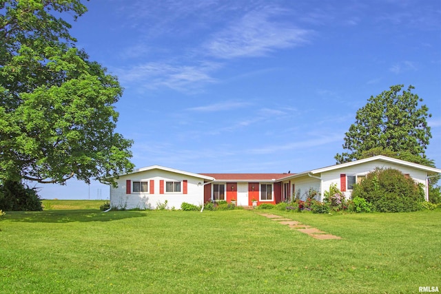 18223 N Slane Rd, Princeville, IL 61559 - ranch-style house featuring a front lawn
