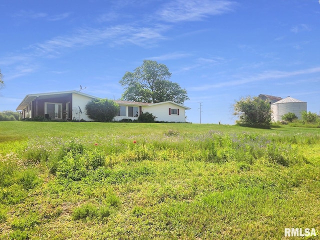 18223 N Slane Rd, Princeville, IL 61559 - view of yard