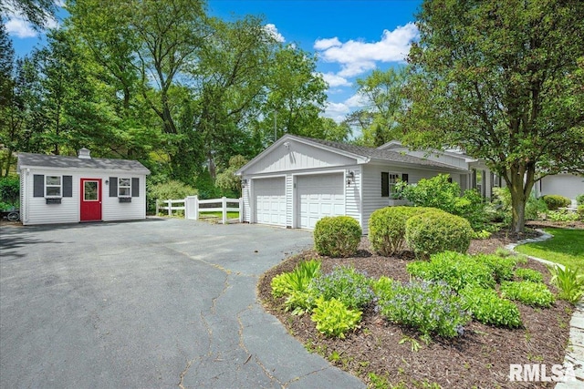 486 E High Point Dr, Peoria, IL 61614 - view of garage