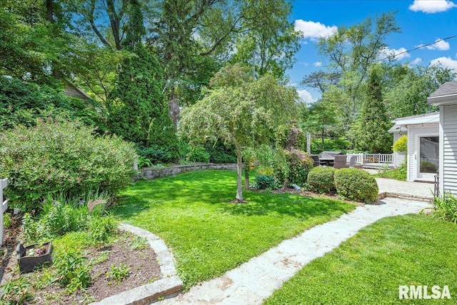 486 E High Point Dr, Peoria, IL 61614 - view of grassy yard