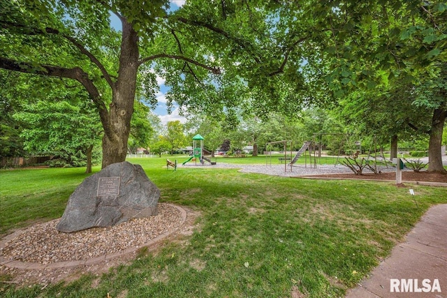 486 E High Point Dr, Peoria, IL 61614 - view of yard
