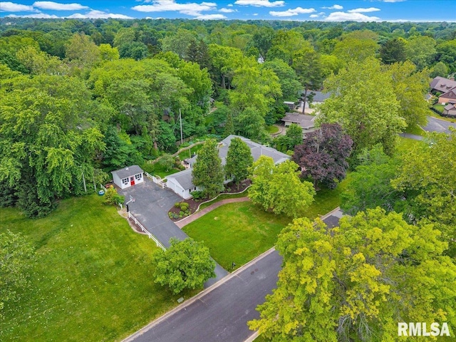 486 E High Point Dr, Peoria, IL 61614 - aerial view of property and surrounding area with a forest