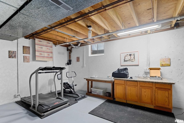 22 Cypress Pt, Pekin, IL 61554 - workout room with a textured wall