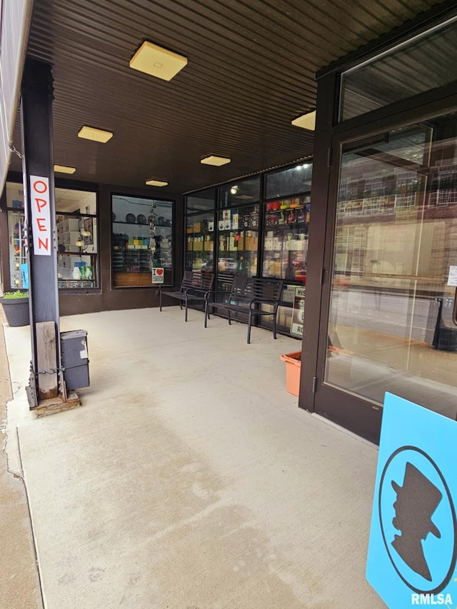 113 N Kickapoo St, Lincoln, IL 62656 - exterior space