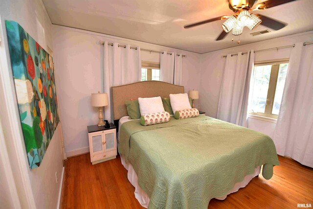 3307 N Biltmore Ave, Peoria, IL 61604 - bedroom with wood finished floors and a ceiling fan