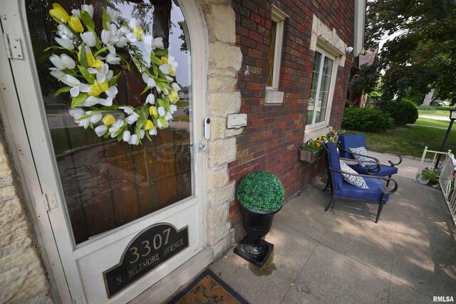 3307 N Biltmore Ave, Peoria, IL 61604 - entrance to property with brick siding