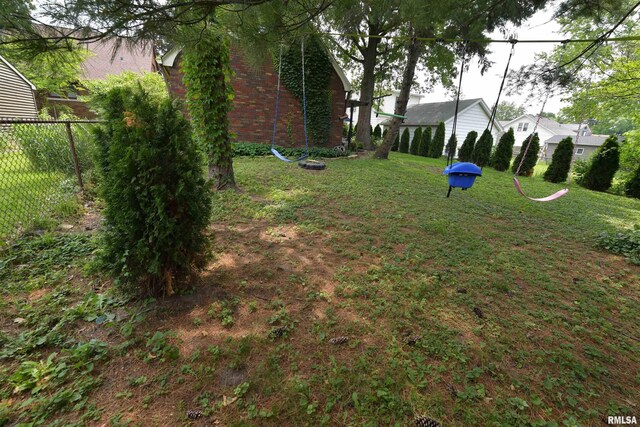 3307 N Biltmore Ave, Peoria, IL 61604 - view of yard